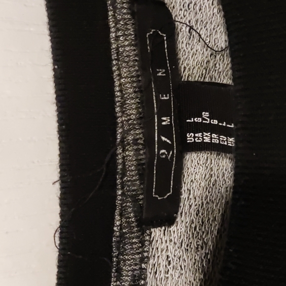 Black Sweater (Large Size) - Picture 2 of 3